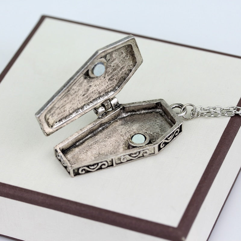 Gothic Red  Pendant Necklace Vampire