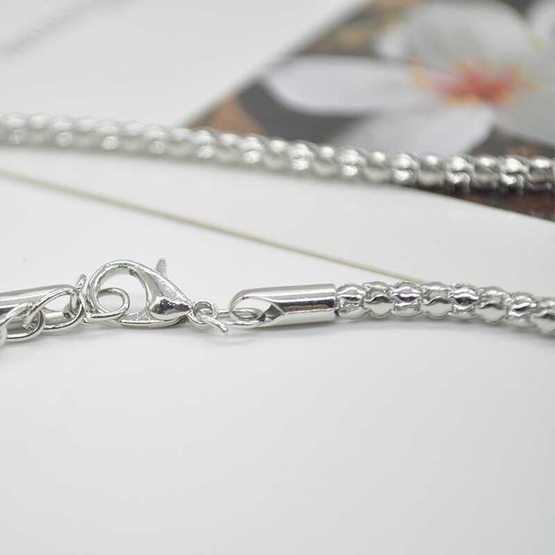 Skull headphones necklace