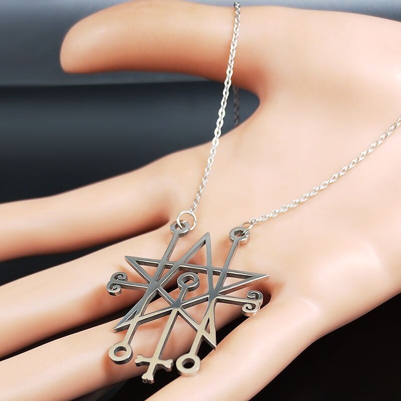 Necklace minor key hidden King Goetia Pin