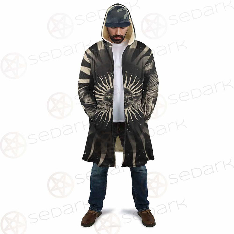 Moonlight Activity In Vintage SDN-1069 Cloak