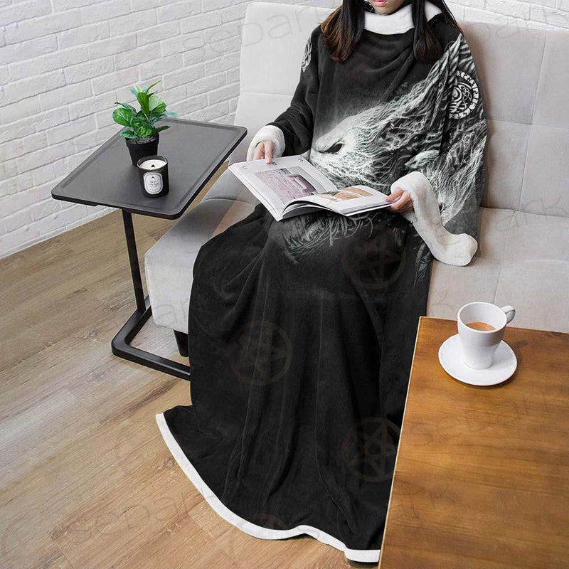 Viking Tree SED-0425 Sleeved Blanket