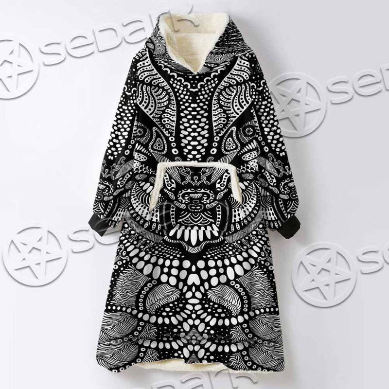 Psychedelic Black And White SED-1107 Oversized Sherpa Blanket Hoodie
